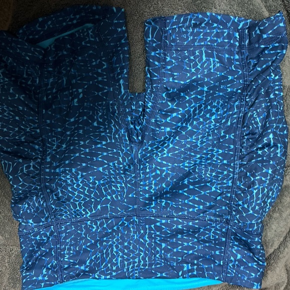 HUGE Lulu lot of leggings, tops and bikers!!!!!!! 8 total pieces! - Picture 7 of 8